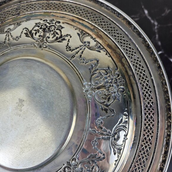 Vintage International Silver Co 42181 Ornate Round Pierced Serving Tray - Picture 6 of 8